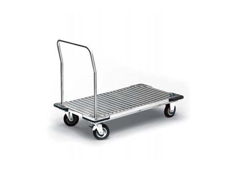 Heavy duty trolley with heavy duty shelves